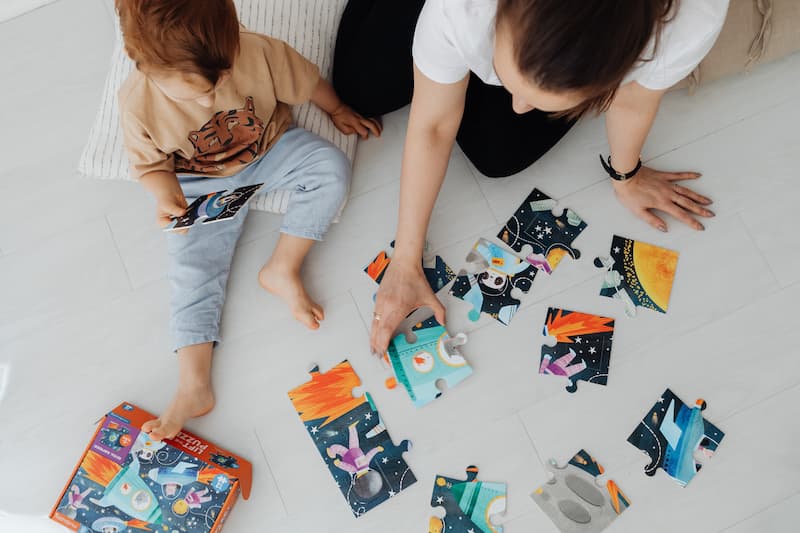 4 Yaş Çocuklar için Evde Etkinlik Önerileri 5 evde 2 yas cocuklar icin puzzle etkinligi 1